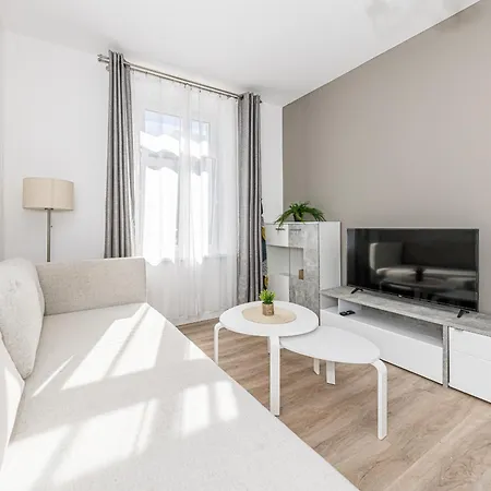 302 Zentrales Hbf Halle Apartment *